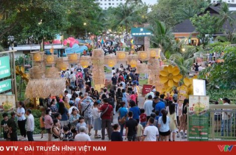 Đi chợ nổi miền Tây ở ga Metro