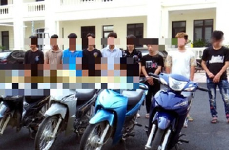 Điều tra vụ nhóm thanh thiếu niên vô cớ hành hung nhiều người đi đường