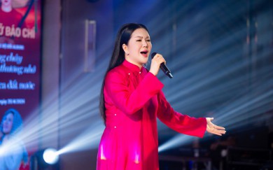 Đinh Hiền Anh muốn lan toả tình yêu đất nước qua dự án âm nhạc mới