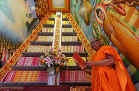 Độc đáo chùa Khmer miền Tây: Chùa Khôsa Răngsây với tủ sách cổ hàng trăm năm tuổi