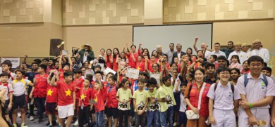 Đội Việt Nam vô địch cuộc thi robot quốc tế dành cho học sinh tiểu học