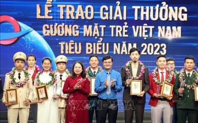 Đón xem Lễ trao giải thưởng Gương mặt trẻ Việt Nam tiêu biểu 2023 (21h, VTV2)