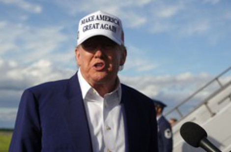 Ông Trump cáo buộc sinh viên nước ngoài tại Harvard chiếm suất của sinh viên Mỹ